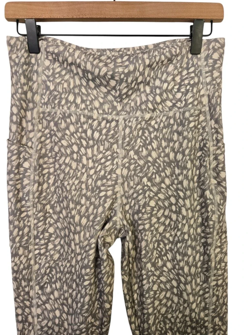 🌿 Hurley High Rise Printed Performance Leggings Size Large Gray Cream Athleisur